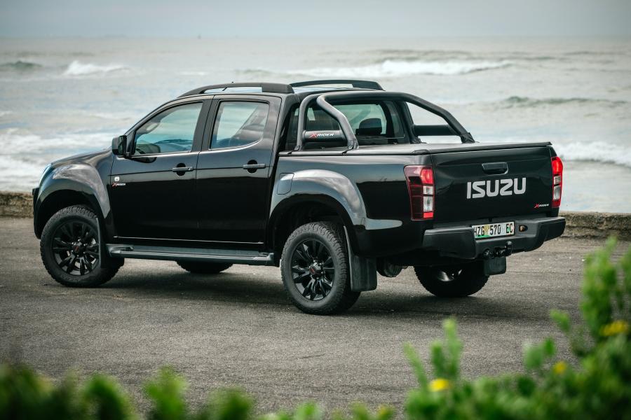  Isuzu KB Double Cab X-Rider Black 2018 года  (фото 33 из 34)